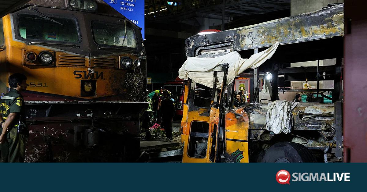 &Tau;&rho;&alpha;&gamma;&omega;&delta;ί&alpha; &sigma;&tau;&eta;&nu; &Tau;&alpha;ϊ&lambda;ά&nu;&delta;&eta;: &Tau;&omicron;&upsilon;&lambda;ά&chi;&iota;&sigma;&tau;&omicron;&nu; 8 &nu;&epsilon;&kappa;&rho;&omicron;ί &alpha;&pi;ό &sigma;ύ&gamma;&kappa;&rho;&omicron;&upsilon;&sigma;&eta; &tau;&rho;έ&nu;&omicron;&upsilon; &mu;&epsilon; &lambda;&epsilon;&omega;&phi;&omicron;&rho;&epsilon;ί&omicron;