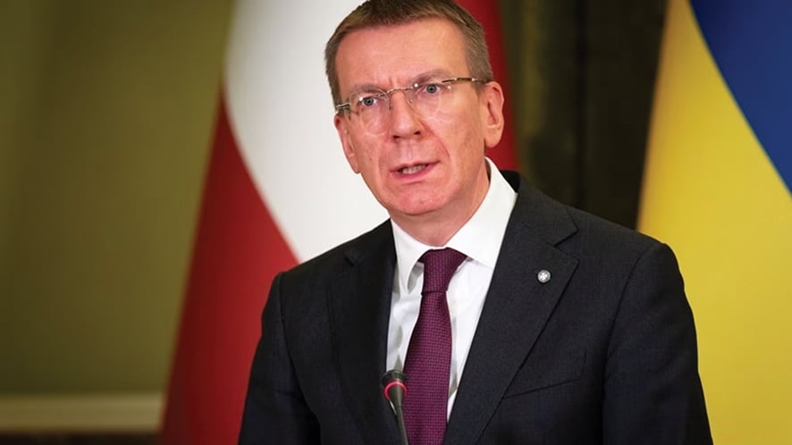 &Lambda;&epsilon;&tau;&omicron;&nu;ί&alpha;: &Omicron; &pi;&rho;ό&epsilon;&delta;&rho;&omicron;&sigmaf; &pi;&rho;ό&tau;&epsilon;&iota;&nu;&epsilon; &beta;&omicron;&upsilon;&lambda;&epsilon;&upsilon;&tau;ή &tau;&eta;&sigmaf; &alpha;&nu;&tau;&iota;&pi;&omicron;&lambda;ί&tau;&epsilon;&upsilon;&sigma;&eta;&sigmaf; &gamma;&iota;&alpha; &pi;&rho;&omega;&theta;&upsilon;&pi;&omicron;&upsilon;&rho;&gamma;ό
