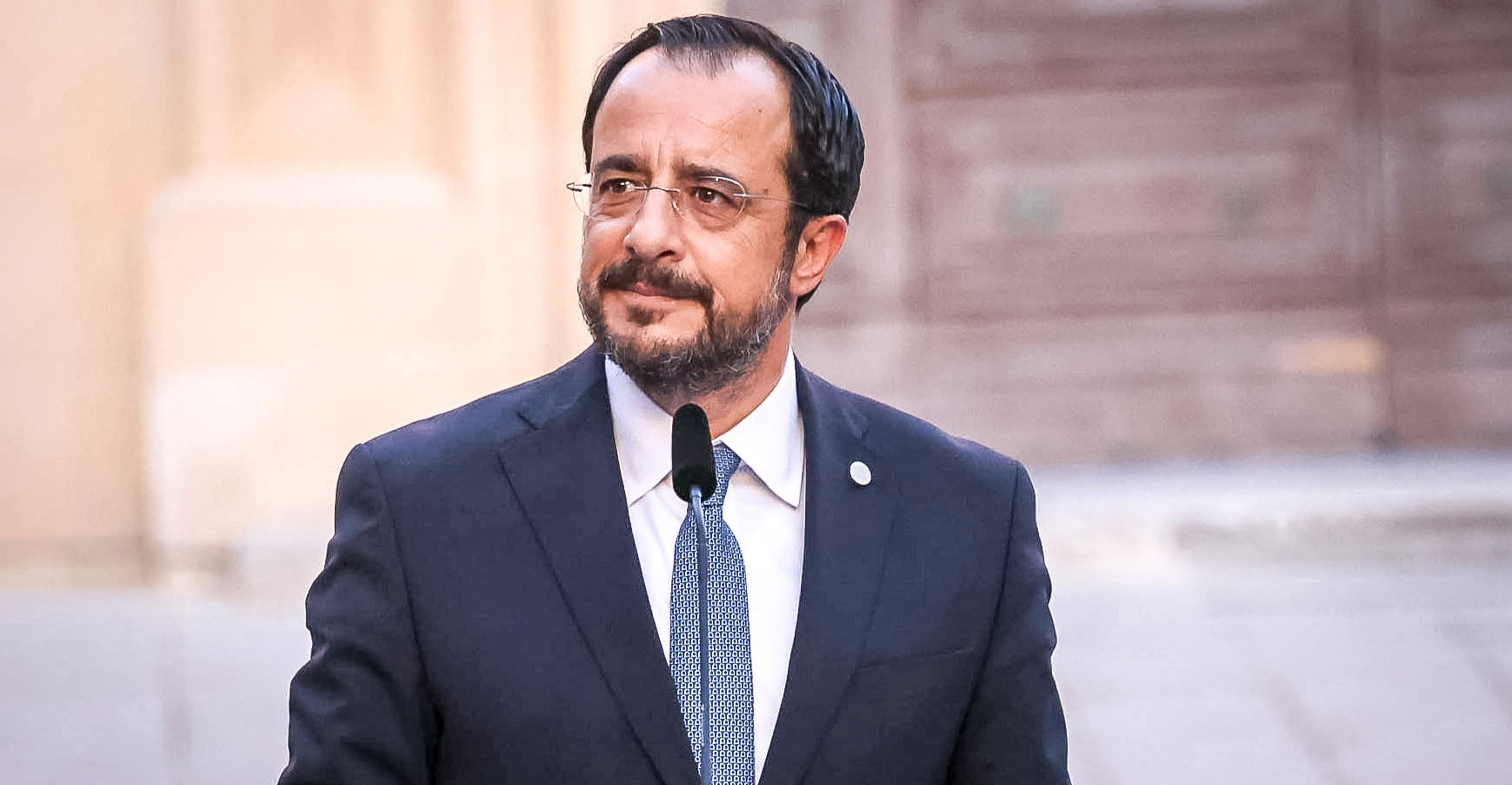 &Chi;&rho;&iota;&sigma;&tau;&omicron;&delta;&omicron;&upsilon;&lambda;ί&delta;&eta;&sigmaf;: &Eta; &pi;&epsilon;&rho;&iota;&omicron;&chi;ή &chi;&rho;&epsilon;&iota;ά&zeta;&epsilon;&tau;&alpha;&iota; &tau;&eta;&nu; έ&mu;&pi;&rho;&alpha;&kappa;&tau;&eta; &pi;&alpha;&rho;&omicron;&upsilon;&sigma;ί&alpha; &tau;&eta;&sigmaf; &Epsilon;&upsilon;&rho;ώ&pi;&eta;&sigmaf;