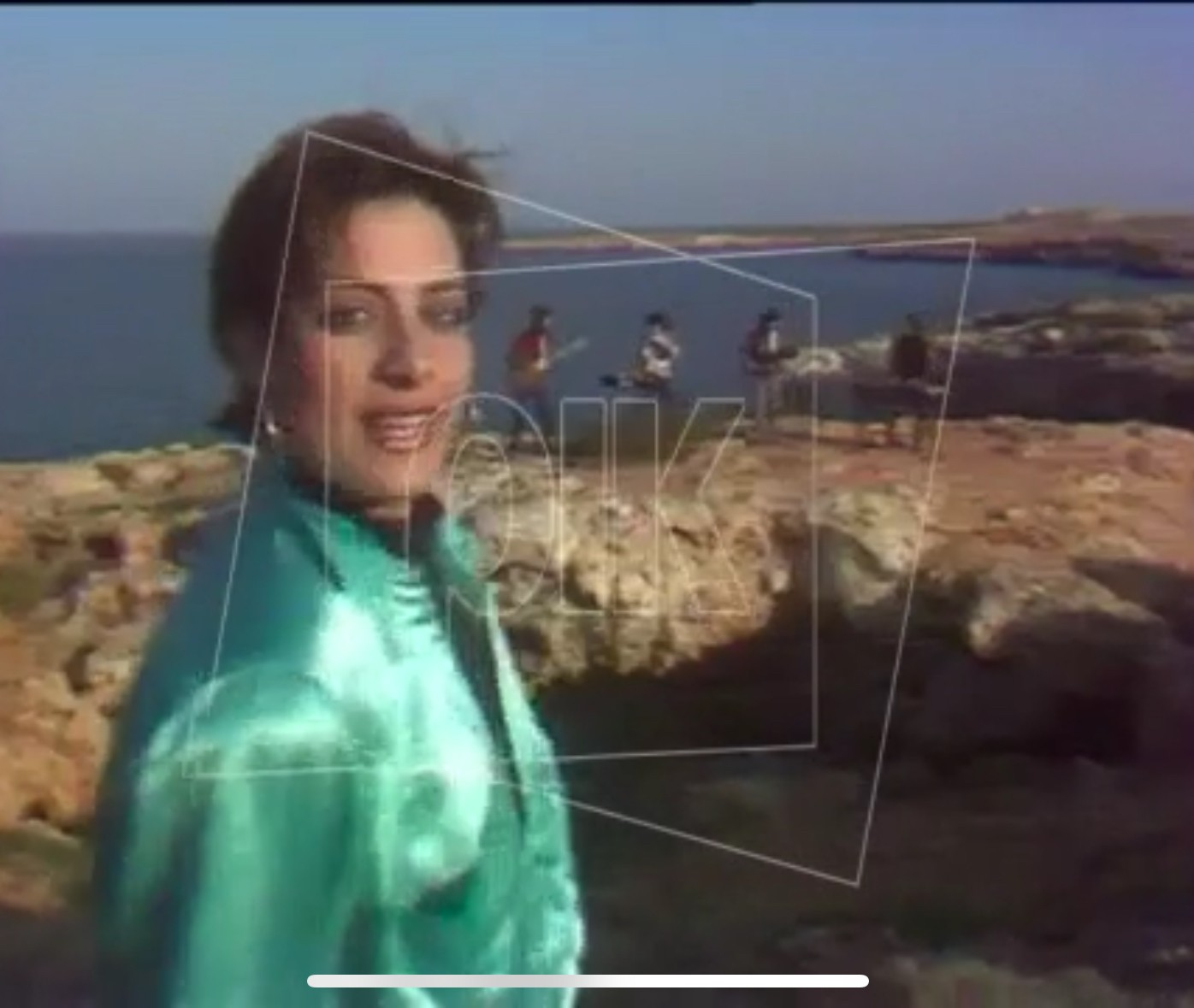 &Tau;&alpha; &theta;&rho;&upsilon;&lambda;&iota;&kappa;ά &kappa;&upsilon;&pi;&rho;&iota;&alpha;&kappa;ά &tau;&rho;&alpha;&gamma;&omicron;ύ&delta;&iota;&alpha; &tau;&eta;&sigmaf; &Gamma;&iota;&omicron;&upsilon;&rho;&omicron;&beta;ί&zeta;&iota;&omicron;&nu; &tau;&omicron;&upsilon; &rsquo;80 &xi;&alpha;&nu;ά &sigma;&tau;&eta;&nu; &omicron;&theta;ό&nu;&eta; (vid)