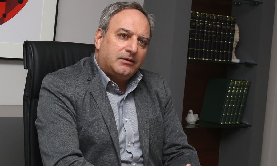 &Pi;&upsilon;&rho;ά &Sigma;&tau;&epsilon;&phi;ά&nu;&omicron;&upsilon;: &Tau;&omicron; &Alpha;&Kappa;&Epsilon;&Lambda; &delta;&epsilon;&nu; &theta;&upsilon;&mu;ά&tau;&alpha;&iota; &tau;&omicron;&nu; &kappa;ό&sigma;&mu;&omicron; &mu;ό&nu;&omicron; &sigma;&tau;&iota;&sigmaf; &epsilon;&kappa;&lambda;&omicron;&gamma;&iota;&kappa;έ&sigmaf; &pi;&epsilon;&rho;&iota;ό&delta;&omicron;&upsilon;&sigmaf;
