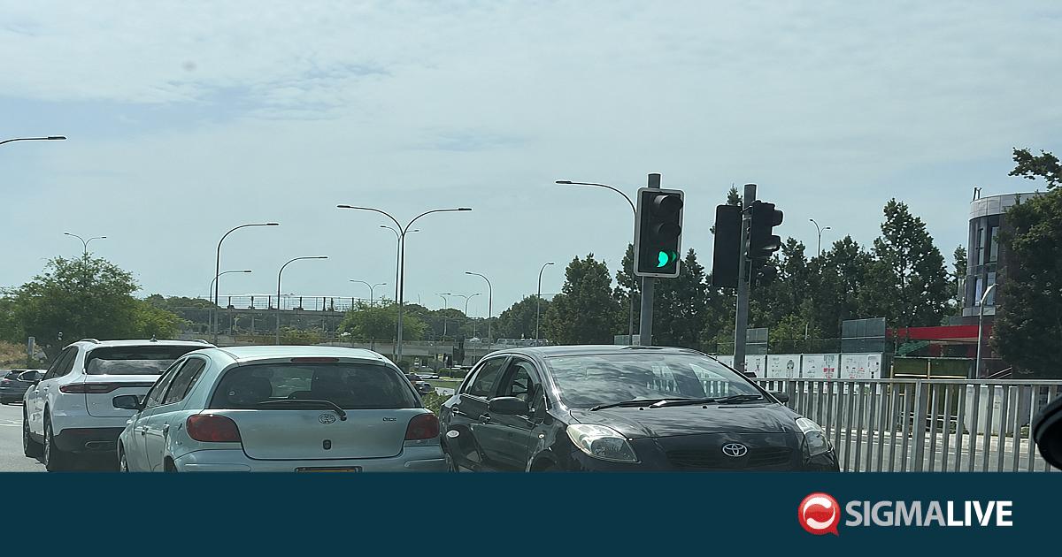 Ά&nu;&tau;&rho;&alpha;&sigmaf; &omicron;&delta;&eta;&gamma;&epsilon;ί &alpha;&nu;&epsilon;&nu;ό&chi;&lambda;&eta;&tau;&omicron;&sigmaf; &sigma;&tau;&omicron; &alpha;&nu;&tau;ί&theta;&epsilon;&tau;&omicron; &rho;&epsilon;ύ&mu;&alpha; &sigma;&epsilon; &kappa;&upsilon;&kappa;&lambda;&iota;&kappa;ό &kappa;ό&mu;&beta;&omicron; &sigma;&tau;&eta; &Lambda;&epsilon;&mu;&epsilon;&sigma;ό (vid)