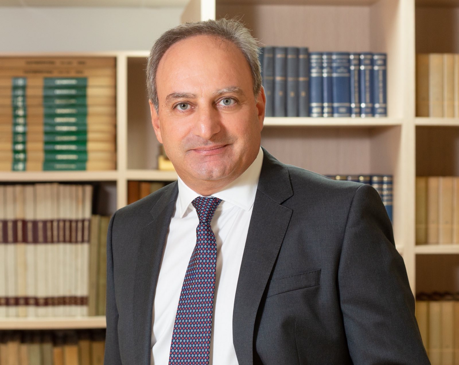 &Gamma;&Gamma; &Alpha;&Kappa;&Epsilon;&Lambda;: &laquo;&Mu;&epsilon; &tau;&eta;&nu; &kappa;&omicron;&iota;&nu;&omega;&nu;ί&alpha; &kappa;&alpha;&iota; ό&chi;&iota; &mu;&epsilon; &tau;&omicron;&upsilon;&sigmaf; &lambda;ί&gamma;&omicron;&upsilon;&sigmaf;&raquo; &tau;&omicron; &delta;&iota;&alpha;&kappa;ύ&beta;&epsilon;&upsilon;&mu;&alpha; &tau;&omega;&nu; &epsilon;&kappa;&lambda;&omicron;&gamma;ώ&nu;