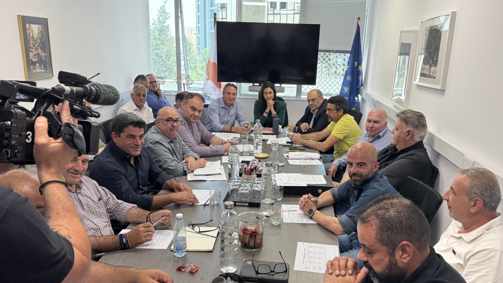&Sigma;&upsilon;&mu;&phi;ώ&nu;&eta;&sigma;&alpha;&nu; &sigma;&epsilon; &pi;&alpha;&kappa;έ&tau;&omicron; &chi;&alpha;&lambda;&alpha;&rho;ώ&sigma;&epsilon;&omega;&nu; &kappa;&tau;&eta;&nu;&omicron;&tau;&rho;ό&phi;&omicron;&iota;-&Upsilon;&pi;. &Gamma;&epsilon;&omega;&rho;&gamma;ί&alpha;&sigmaf;