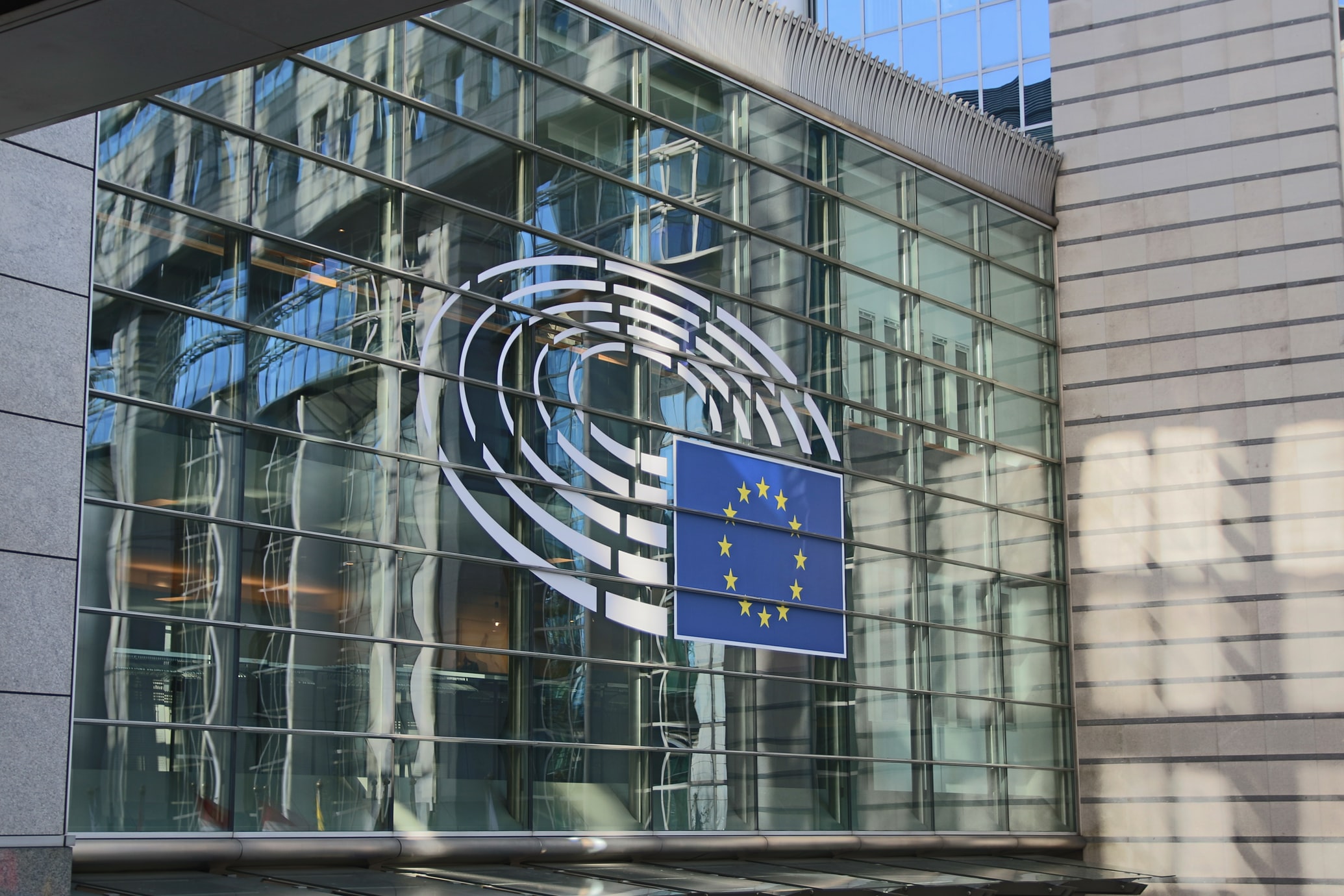 Eurostat: &Sigma;&eta;&mu;&alpha;&nu;&tau;&iota;&kappa;ή &mu;&epsilon;ί&omega;&sigma;&eta; &sigma;&tau;&omicron; &epsilon;&mu;&pi;&omicron;&rho;&iota;&kappa;ό &pi;&lambda;&epsilon;ό&nu;&alpha;&sigma;&mu;&alpha; &epsilon;&upsilon;&rho;&omega;&zeta;ώ&nu;&eta;&sigmaf; &tau;&omicron;&nu; &Mu;ά&rho;&tau;&iota;&omicron;