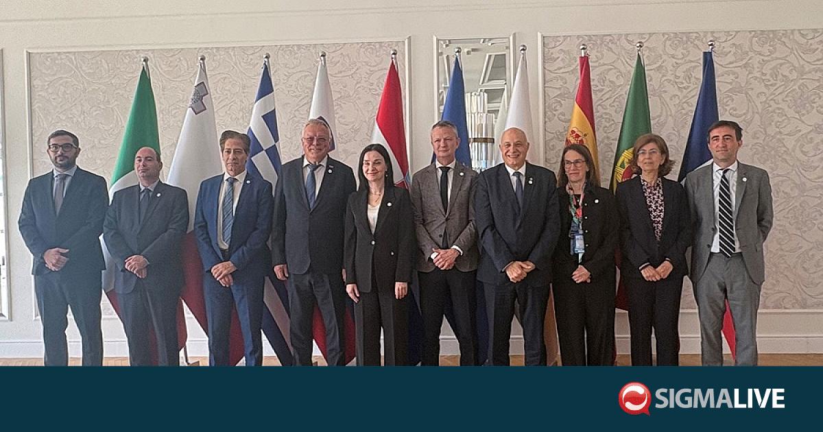 &Upsilon;&Gamma;&Alpha;&Alpha;&Pi; &sigma;&tau;&eta; MED9: &Alpha;&nu;&alpha;&phi;&omicron;&rho;ά &gamma;&iota;&alpha; &alpha;&phi;&alpha;&lambda;ά&tau;&omega;&sigma;&eta; &kappa;&alpha;&iota; &epsilon;&pi;&alpha;&nu;&alpha;&chi;&rho;&eta;&sigma;&iota;&mu;&omicron;&pi;&omicron;ί&eta;&sigma;&eta; &lambda;&upsilon;&mu;ά&tau;&omega;&nu;