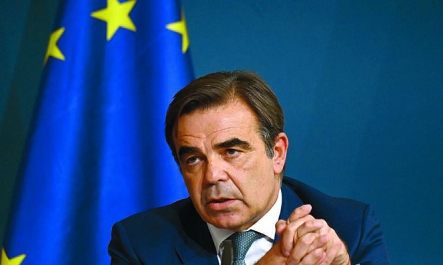 &Sigma;&chi;&omicron;&iota;&nu;ά&sigmaf;: &Epsilon;&mu;&epsilon;ί&sigmaf; &epsilon;&pi;ά&theta;&alpha;&mu;&epsilon;&nu; &tau;&zeta;&alpha;&iota; &epsilon;&mu;ά&theta;&alpha;&mu;&epsilon;&nu;, &pi;&rho;&omicron;&sigma;έ&chi;&epsilon;&tau;&epsilon; &nu;&alpha; &mu;&eta;&nu; &tau;&eta;&nu; &pi;ά&theta;&epsilon;&tau;&epsilon; &tau;&zeta;&alpha;&iota; &epsilon;&sigma;&epsilon;ί&sigmaf;