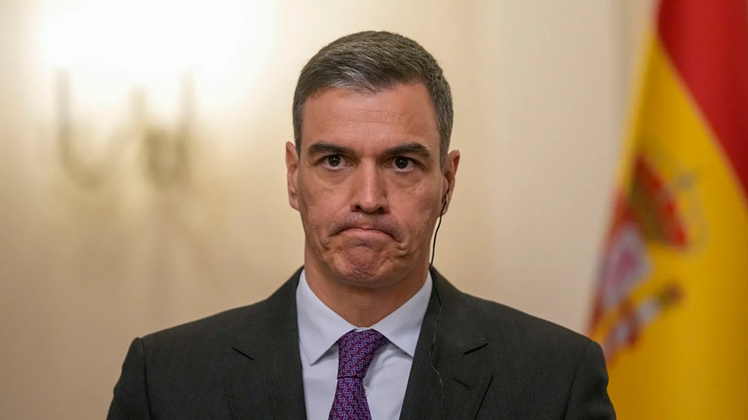 &Pi;έ&delta;&rho;&omicron; &Sigma;ά&nu;&tau;&sigma;&epsilon;&theta;: &Alpha;&pi;&alpha;&rho;ά&delta;&epsilon;&kappa;&tau;&eta; &eta; &mu;&epsilon;&tau;&alpha;&chi;&epsilon;ί&rho;&iota;&sigma;&eta; &alpha;&kappa;&tau;&iota;&beta;&iota;&sigma;&tau;ώ&nu; &tau;&omicron;&upsilon; &sigma;&tau;&omicron;&lambda;ί&sigma;&kappa;&omicron;&upsilon; &sigma;&tau;&omicron; &Iota;&sigma;&rho;&alpha;ή&lambda;