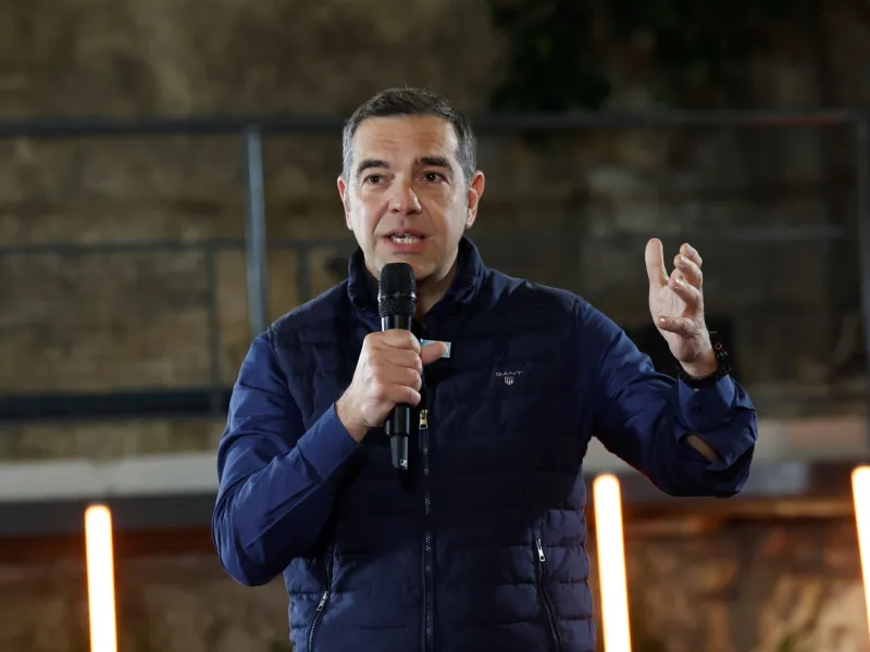 &Sigma;&tau;&eta;&nu; &tau;&epsilon;&lambda;&iota;&kappa;ή &epsilon;&upsilon;&theta;&epsilon;ί&alpha; &omicron;&iota; &pi;&rho;&omicron;&epsilon;&tau;&omicron;&iota;&mu;&alpha;&sigma;ί&epsilon;&sigmaf; &gamma;&iota;&alpha; &tau;&eta;&nu; &pi;&alpha;&rho;&omicron;&upsilon;&sigma;ί&alpha;&sigma;&eta; &kappa;ό&mu;&mu;&alpha;&tau;&omicron;&sigmaf; &tau;&omicron;&upsilon; &Tau;&sigma;ί&pi;&rho;&alpha;