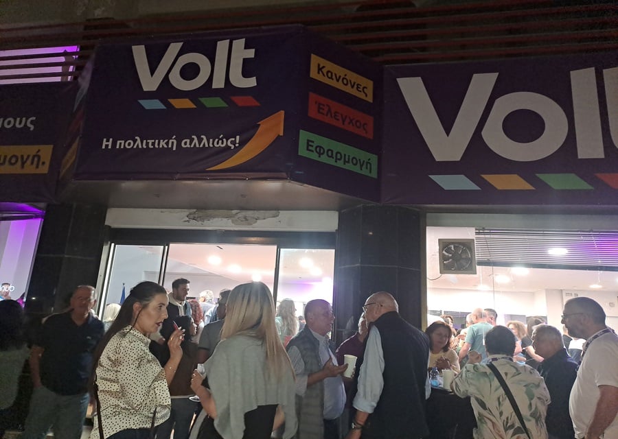 &Pi;&alpha;&rho;&rho;ά&sigmaf;-&Sigma;&omicron;&phi;&omicron;&kappa;&lambda;έ&omicron;&upsilon;&sigmaf;: &Eta; &psi;ή&phi;&omicron;&sigmaf; &sigma;&tau;&omicron; VOLT &epsilon;ί&nu;&alpha;&iota; &psi;ή&phi;&omicron;&sigmaf; &laquo;&pi;&omicron;&lambda;&iota;&tau;&iota;&kappa;&omicron;ύ &epsilon;&kappa;&sigma;&upsilon;&gamma;&chi;&rho;&omicron;&nu;&iota;&sigma;&mu;&omicron;ύ&raquo;