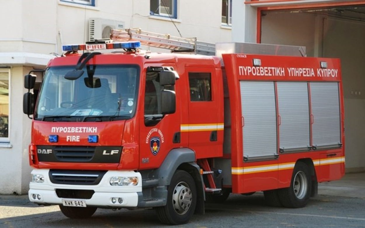 &Xi;έ&sigma;&pi;&alpha;&sigma;&epsilon; &phi;&omega;&tau;&iota;ά &sigma;&tau;&omicron;&upsilon;&sigmaf; &Epsilon;&rho;&gamma;ά&tau;&epsilon;&sigmaf; &ndash; &Sigma;&tau;&omicron; &sigma;&eta;&mu;&epsilon;ί&omicron; &eta; &Pi;&upsilon;&rho;&omicron;&sigma;&beta;&epsilon;&sigma;&tau;&iota;&kappa;ή