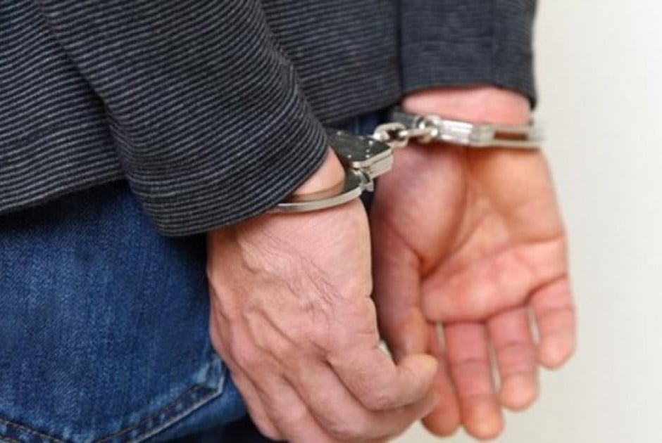 Έκλεψαν πορτοφόλι ηλικιωμένης σε εκκλησία στη Λάρνακα -Χειροπέδες σε δύο άτομα