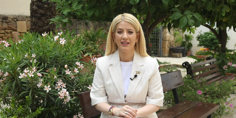 &Tau;&epsilon;&lambda;&iota;&kappa;ό &mu;ή&nu;&upsilon;&mu;&alpha; &Alpha;&nu;&nu;ί&tau;&alpha;&sigmaf;: &Tau;&eta;&nu; &Kappa;&upsilon;&rho;&iota;&alpha;&kappa;ή &sigma;&tau;&eta;&rho;ί&zeta;&omicron;&upsilon;&mu;&epsilon; &Delta;&Eta;&Sigma;&Upsilon;- &Upsilon;&pi;&epsilon;ύ&theta;&upsilon;&nu;&alpha; &mu;&pi;&rho;&omicron;&sigma;&tau;ά