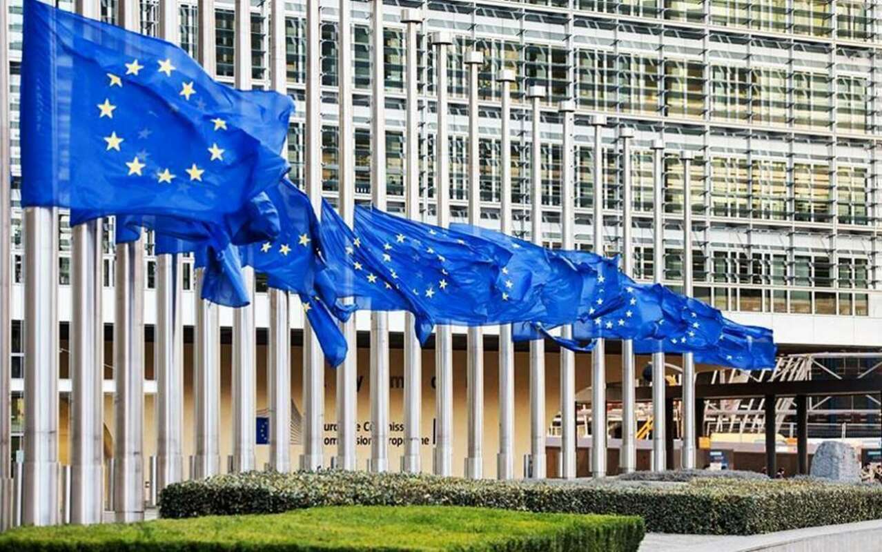 &Kappa;&omicron;&mu;&iota;&sigma;&iota;ό&nu;: &Epsilon;&pi;&iota;&beta;&epsilon;&beta;&alpha;&iota;ώ&nu;&epsilon;&iota; &pi;&alpha;&rho;&alpha;&lambda;&alpha;&beta;ή &epsilon;&pi;&iota;&sigma;&tau;&omicron;&lambda;ή&sigmaf; &Epsilon;&upsilon;&rho;&omega;&pi;&alpha;ϊ&kappa;ή&sigmaf; &Epsilon;&iota;&sigma;&alpha;&gamma;&gamma;&epsilon;&lambda;ί&alpha;&sigmaf; &gamma;&iota;&alpha; &Epsilon;&lambda;&lambda;ά&delta;&alpha;