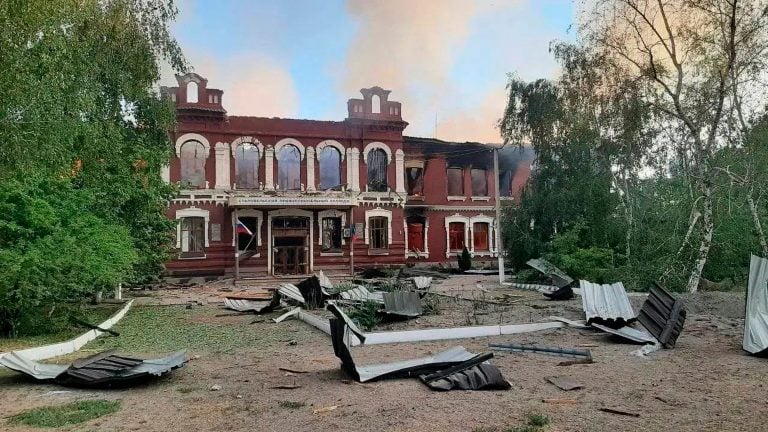 &Rho;&omega;&sigma;ί&alpha;-&Omicron;&upsilon;&kappa;&rho;&alpha;&nu;ί&alpha;: &Sigma;&tau;&omicron;&upsilon;&sigmaf; &delta;έ&kappa;&alpha; &omicron;&iota; &nu;&epsilon;&kappa;&rho;&omicron;ί &alpha;&pi;ό &epsilon;&pi;ί&theta;&epsilon;&sigma;&eta; drone &sigma;&epsilon; &phi;&omicron;&iota;&tau;&eta;&tau;&iota;&kappa;ή &epsilon;&sigma;&tau;ί&alpha;
