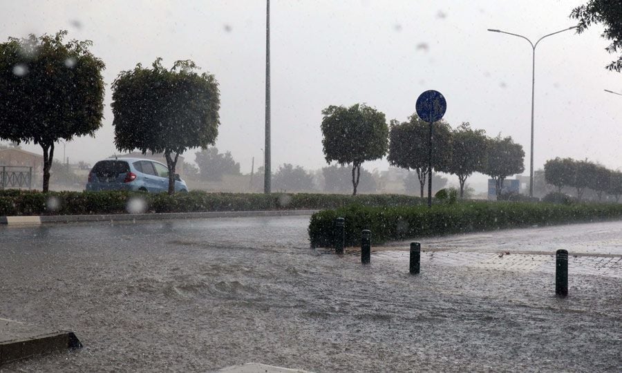 Κλειστό τμήμα της οδού Κωνσταντινουπόλεως λόγω των έντονων βροχοπτώσεων