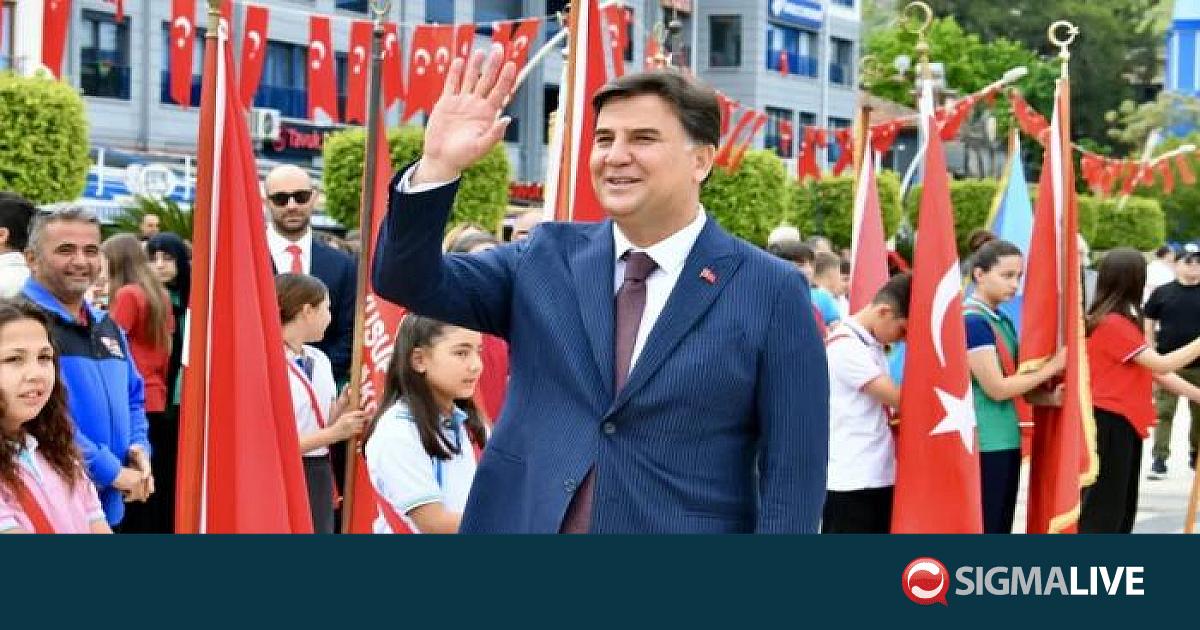 Έ&nu;&omicron;&pi;&lambda;ή &epsilon;&pi;ί&theta;&epsilon;&sigma;&eta; &kappa;&alpha;&tau;ά &delta;&eta;&mu;ά&rho;&chi;&omicron;&upsilon; &sigma;&tau;&eta;&nu; &Tau;&omicron;&upsilon;&rho;&kappa;ί&alpha;