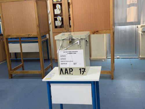 Μάχη σταυρών στη Λάρνακα με ξεκάθαρα φαβορί