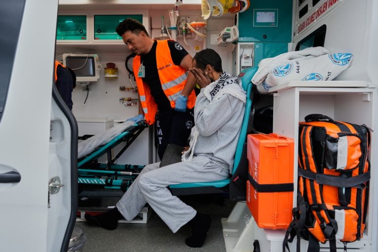 &Kappa;&alpha;&nu;&alpha;&delta;ά&sigmaf;: &Alpha;&pi;&alpha;&rho;ά&delta;&epsilon;&kappa;&tau;&eta; &eta; &mu;&epsilon;&tau;&alpha;&chi;&epsilon;ί&rho;&iota;&sigma;&eta; &alpha;&kappa;&tau;&iota;&beta;&iota;&sigma;&tau;ώ&nu; &tau;&omicron;&upsilon; &sigma;&tau;&omicron;&lambda;ί&sigma;&kappa;&omicron;&upsilon; &gamma;&iota;&alpha; &Gamma;ά&zeta;&alpha;