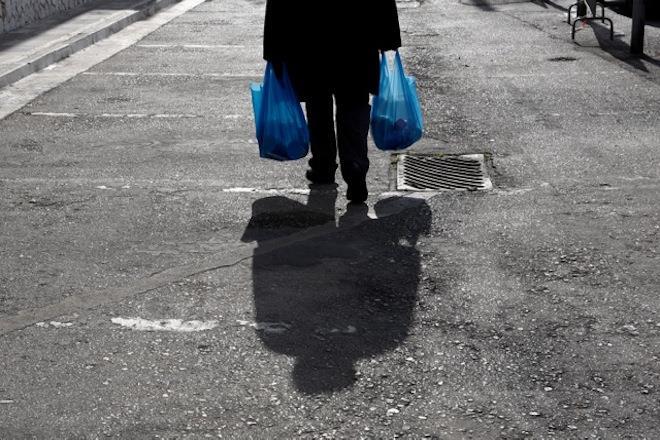 Eurostat: &Sigma;&tau;&omicron; 14,9% &omicron; &kappa;ί&nu;&delta;&upsilon;&nu;&omicron;&sigmaf; &phi;&tau;ώ&chi;&epsilon;&iota;&alpha;&sigmaf; &sigma;&tau;&eta;&nu; &Kappa;ύ&pi;&rho;&omicron; &tau;&omicron; 2025