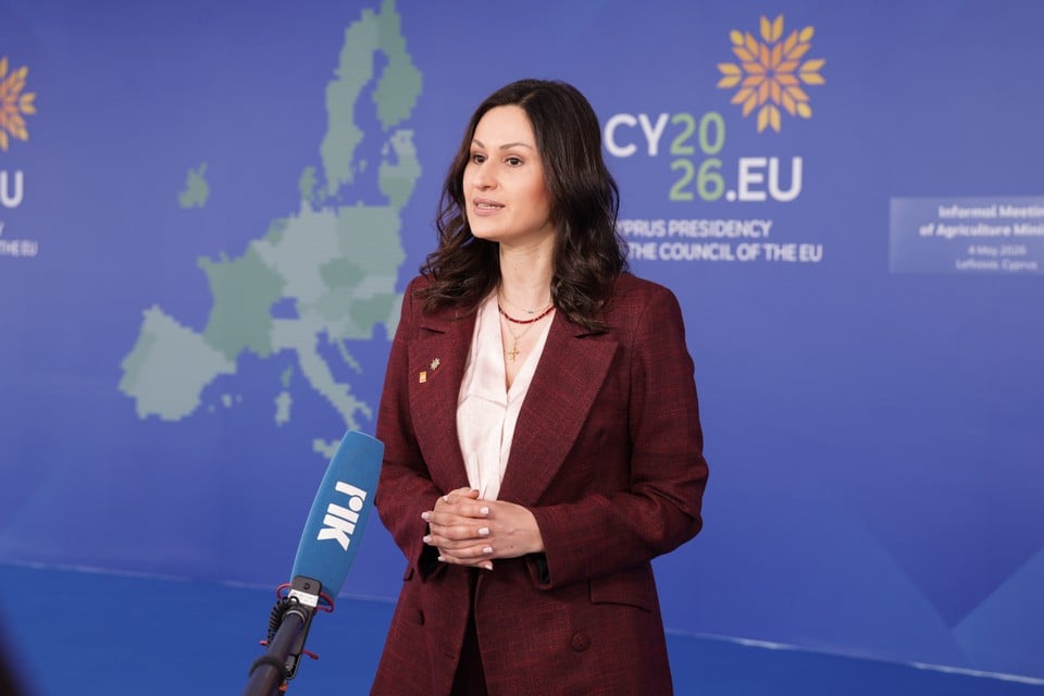 &Upsilon;&pi;. &Gamma;&epsilon;&omega;&rho;&gamma;ί&alpha;&sigmaf;: &Upsilon;&pi;&epsilon;&rho; &sigma;&tau;ή&rho;&iota;&xi;&eta;&sigmaf; &tau;&omega;&nu; &alpha;&gamma;&rho;&omicron;&tau;ώ&nu; &eta; &Kappa;&upsilon;&pi;&rho;&iota;&alpha;&kappa;ή &Pi;&rho;&omicron;&epsilon;&delta;&rho;ί&alpha; &Epsilon;&Epsilon;