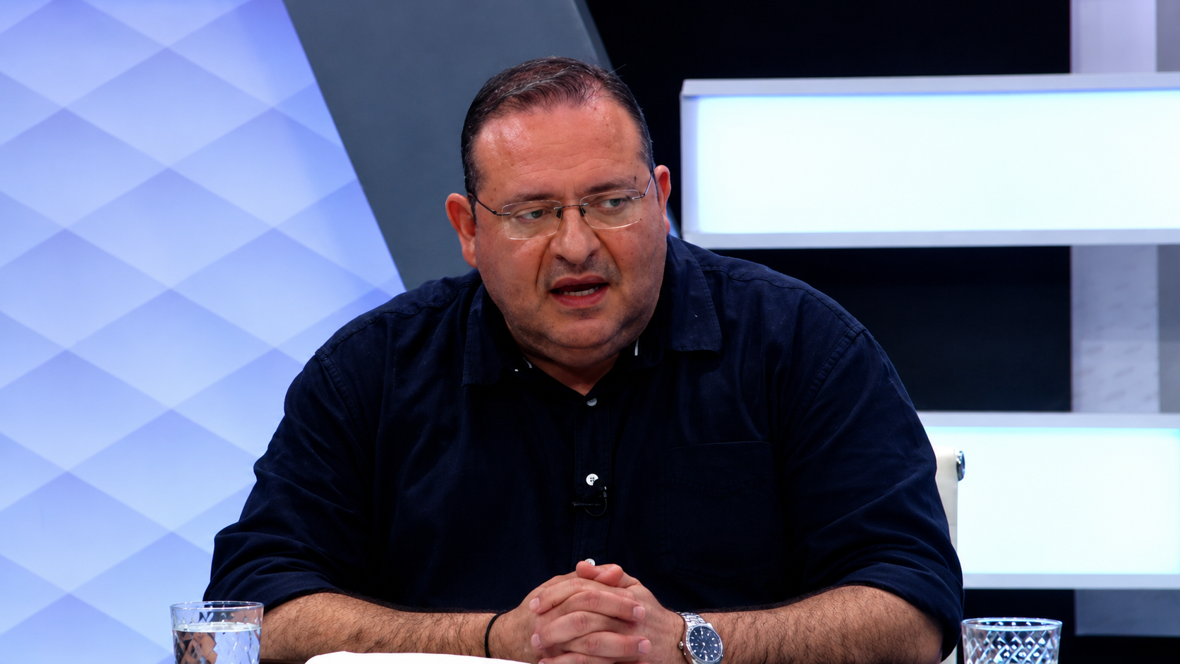&Sigma;&omicron;ύ&gamma;&lambda;&eta;&sigmaf;: &Mu;&epsilon; &pi;&rho;&omicron;&sigma;έ&gamma;&gamma;&iota;&sigma;&alpha;&nu; 2 &epsilon;&nu;&delta;&iota;&alpha;&phi;&epsilon;&rho;ό&mu;&epsilon;&nu;&omicron;&iota; &gamma;&iota;&alpha; &tau;&eta;&nu; &Pi;&rho;&omicron;&epsilon;&delta;&rho;ί&alpha; &tau;&eta;&sigmaf; &Beta;&omicron;&upsilon;&lambda;ή&sigmaf; (&Beta;&Iota;&Nu;&Tau;&Epsilon;&Omicron;)
