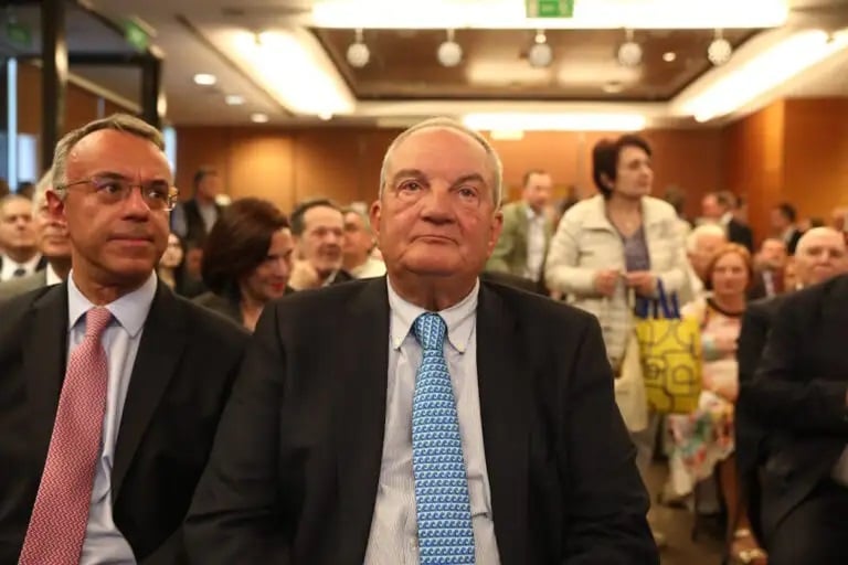 &Kappa;&alpha;&rho;&alpha;&mu;&alpha;&nu;&lambda;ή&sigmaf; &gamma;&iota;&alpha; &Tau;&omicron;&upsilon;&rho;&kappa;ί&alpha;: &Epsilon;&xi;&omega;&phi;&rho;&epsilon;&nu;&iota;&kappa;ό&sigmaf; &omicron; &nu;ό&mu;&omicron;&sigmaf; &gamma;&iota;&alpha; &tau;&eta; &laquo;&Gamma;&alpha;&lambda;ά&zeta;&iota;&alpha; &Pi;&alpha;&tau;&rho;ί&delta;&alpha;&raquo;