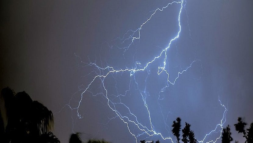 Κίτρινη προειδοποίηση για καταιγίδες και χαλάζι - Πότε τίθεται σε ισχύ
