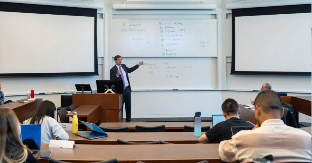 &Omicron; Timur Turlov &pi;&alpha;&rho;&omicron;&upsilon;&sigma;ί&alpha;&sigma;&epsilon; &tau;&eta; &sigma;&tau;&rho;&alpha;&tau;&eta;&gamma;&iota;&kappa;ή &tau;&eta;&sigmaf; Freedom &sigma;&tau;&omicron; Stanford