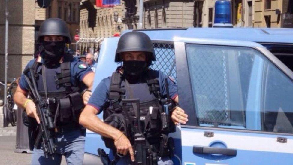 &Iota;&tau;&alpha;&lambda;ί&alpha;: &Kappa;&alpha;&tau;&alpha;&sigma;&chi;έ&sigma;&epsilon;&iota;&sigmaf; &epsilon;&tau;&alpha;&iota;&rho;&iota;ώ&nu; &pi;&omicron;&upsilon; &sigma;&upsilon;&nu;&delta;έ&omicron;&nu;&tau;&alpha;&iota; &mu;&epsilon; &pi;&rho;ώ&eta;&nu; &alpha;&rho;&chi;&iota;&nu;&omicron;&nu;ό &tau;&eta;&sigmaf; &Kappa;ό&zeta;&alpha; &Nu;ό&sigma;&tau;&rho;&alpha;