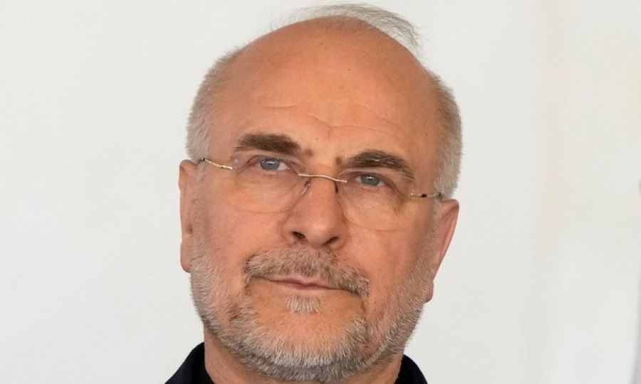 &Gamma;&kappa;&alpha;&lambda;&iota;&mu;&pi;ά&phi;: &Eta; &Tau;&epsilon;&chi;&epsilon;&rho;ά&nu;&eta; &delta;&epsilon;&nu; &epsilon;&mu;&pi;&iota;&sigma;&tau;&epsilon;ύ&epsilon;&tau;&alpha;&iota; &tau;&alpha; &lambda;ό&gamma;&iota;&alpha;, &theta;&alpha; &kappa;&rho;ί&nu;&epsilon;&iota; &alpha;&pi;ό &tau;&iota;&sigmaf; &pi;&rho;ά&xi;&epsilon;&iota;&sigmaf;