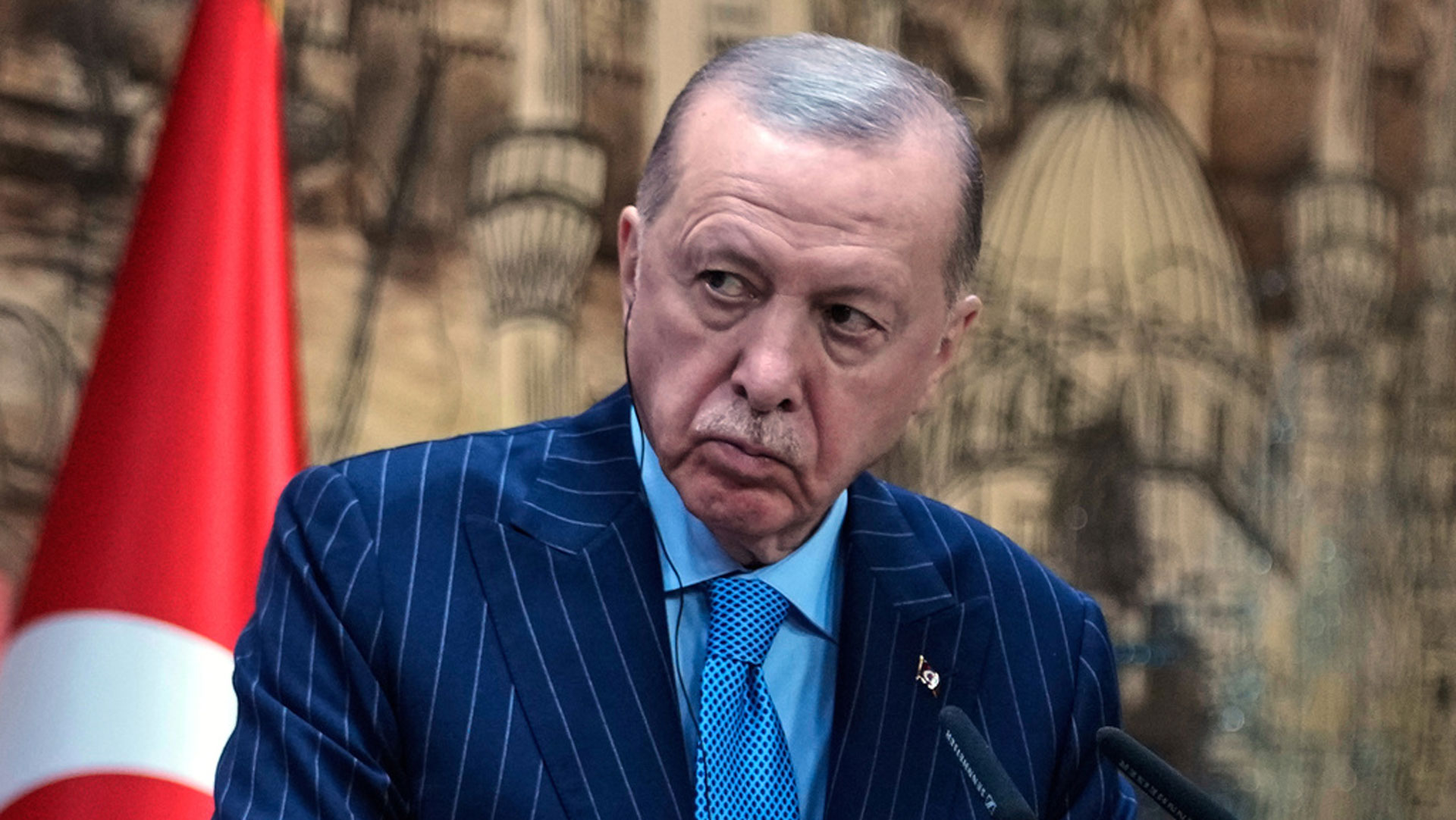 &Epsilon;&rho;&nu;&tau;&omicron;&gamma;ά&nu;: &Kappa;ά&pi;&omicron;&iota;&omicron;&iota; &delta;&epsilon;&nu; &chi;&omega;&nu;&epsilon;ύ&omicron;&upsilon;&nu; ό&tau;&iota; &eta; &Kappa;&omega;&nu;&sigma;&tau;&alpha;&nu;&tau;&iota;&nu;&omicron;ύ&pi;&omicron;&lambda;&eta; &epsilon;ί&nu;&alpha;&iota; &kappa;&lambda;&eta;&rho;&omicron;&nu;&omicron;&mu;&iota;ά &mu;&alpha;&sigmaf;