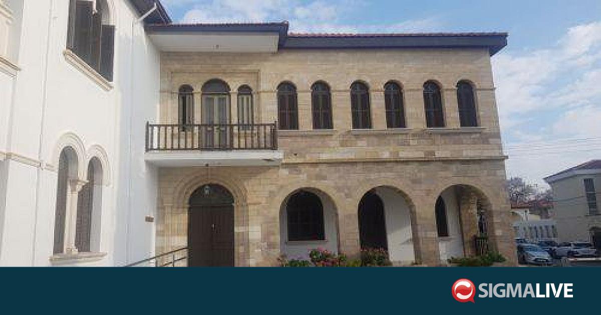 &Pi;&alpha;&rho;ά&delta;&omicron;&sigma;&eta;&ndash;&pi;&alpha;&rho;&alpha;&lambda;&alpha;&beta;ή &sigma;&tau;&eta; &Mu;&eta;&tau;&rho;ό&pi;&omicron;&lambda;&eta; &Pi;ά&phi;&omicron;&upsilon;: &Sigma;&tau;&omicron; &epsilon;&pi;ί&kappa;&epsilon;&nu;&tau;&rho;&omicron; &eta; &delta;&iota;&alpha;&mu;&omicron;&nu;ή &tau;&omicron;&upsilon; &Tau;&upsilon;&chi;&iota;&kappa;&omicron;ύ