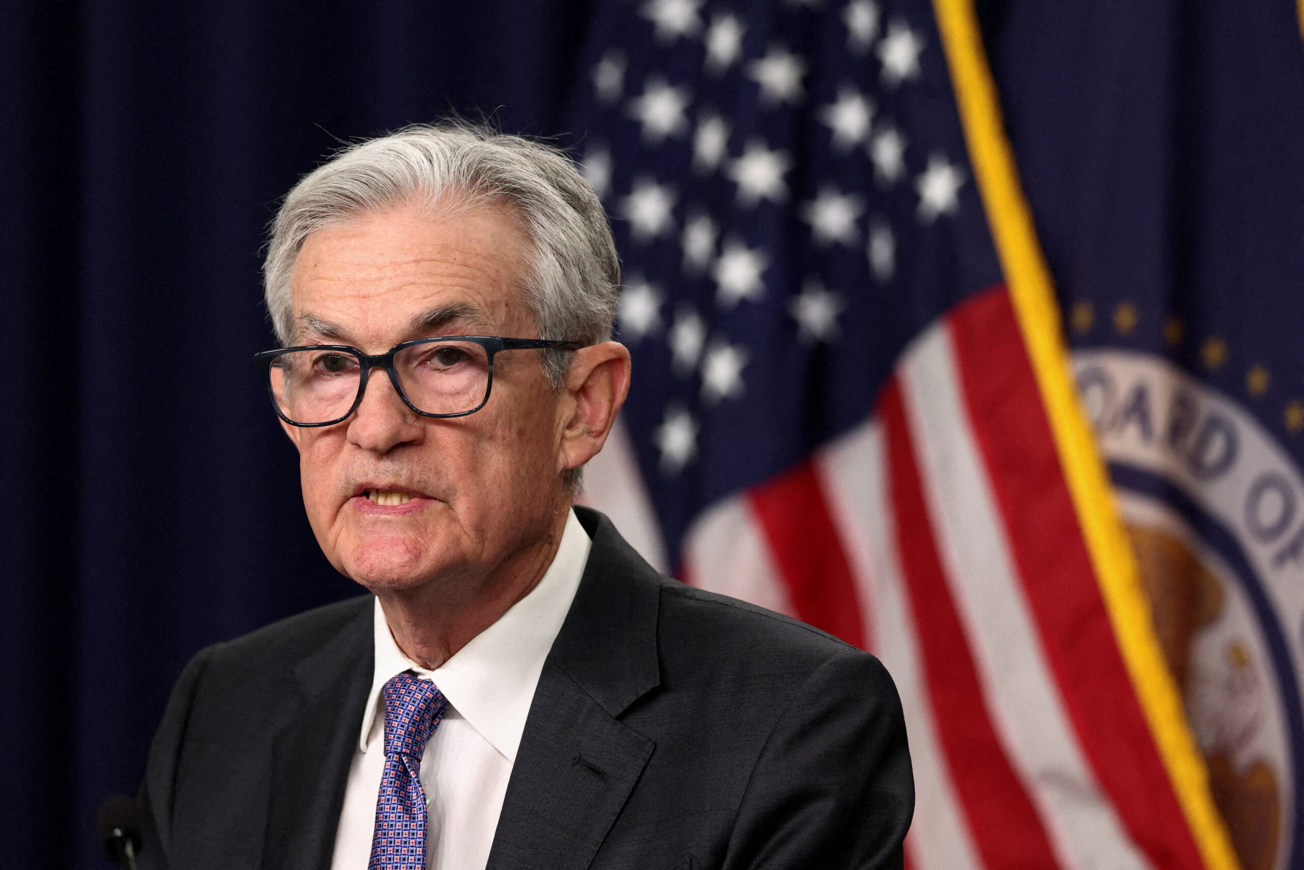 &Omicron; &pi;&rho;ώ&eta;&nu; &pi;&rho;ό&epsilon;&delta;&rho;&omicron;&sigmaf; &tau;&eta;&sigmaf; Fed &Tau;&zeta;&epsilon;&rho;ό&mu; &Pi;ά&omicron;&upsilon;&epsilon;&lambda; &tau;&iota;&mu;ά&tau;&alpha;&iota; &gamma;&iota;&alpha; &tau;&eta;&nu; &laquo;&alpha;&nu;&tau;ί&sigma;&tau;&alpha;&sigma;&eta;&raquo; &sigma;&tau;&omicron;&nu; &Tau;&rho;&alpha;&mu;&pi;