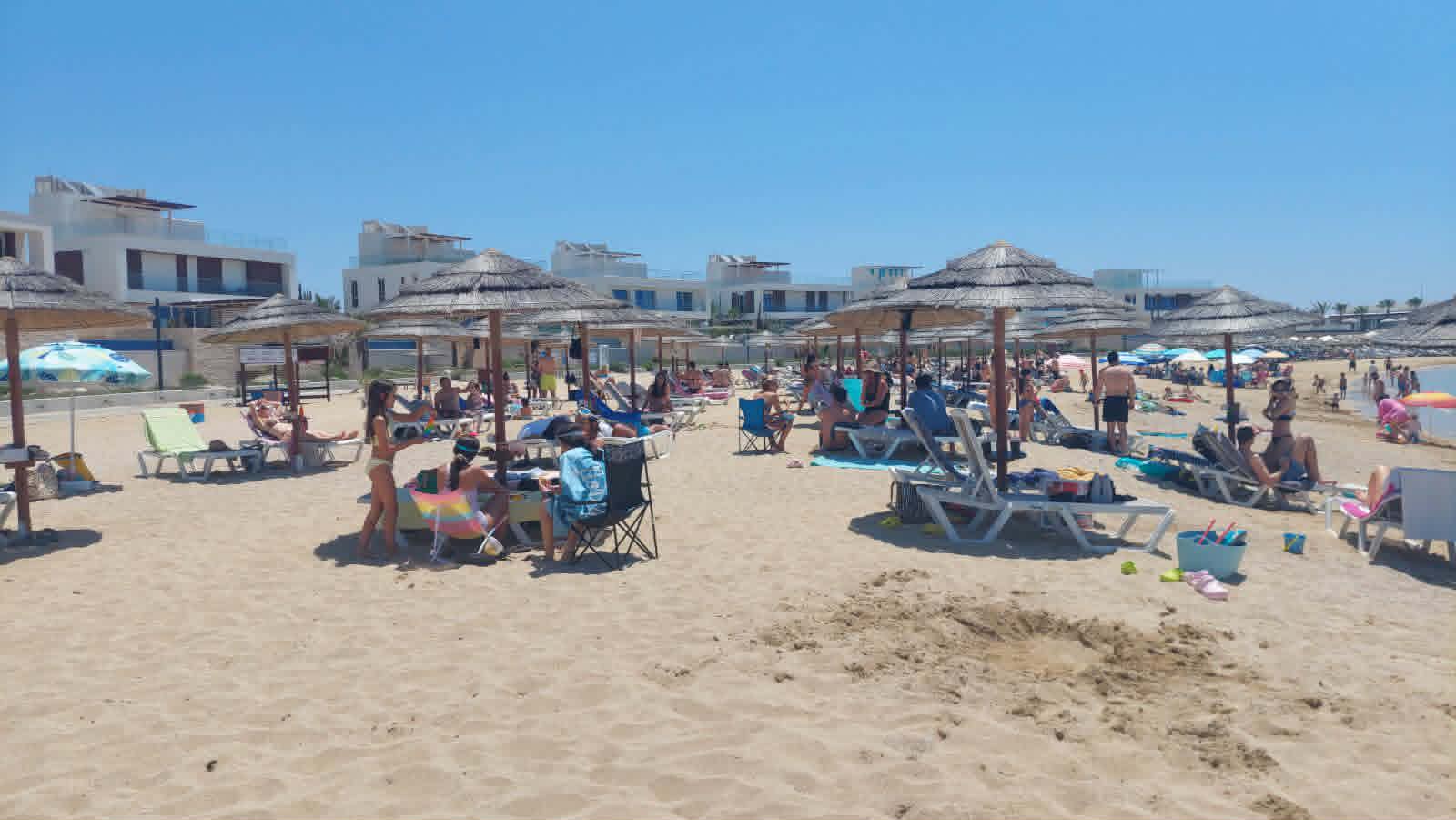 ΒΙΝΤΕΟ: Το αδιαχώρητο στις παραλίες της Κύπρου ανήμερα του Κατακλυσμού
