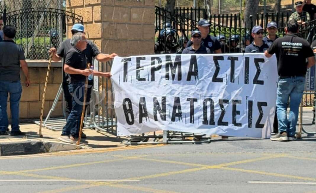 Βλέπει αγροτικές οργανώσεις για τον αφθώδη πυρετό ο Πρόεδρος