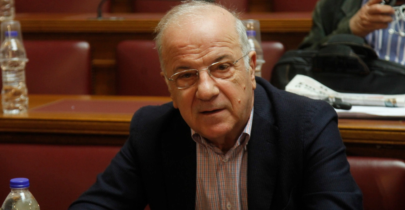 &Epsilon;&lambda;&lambda;ά&delta;&alpha;: &laquo;Έ&phi;&upsilon;&gamma;&epsilon;&raquo; &sigma;&epsilon; &eta;&lambda;&iota;&kappa;ί&alpha; 75 &epsilon;&tau;ώ&nu; &omicron; &pi;&rho;ώ&eta;&nu; &beta;&omicron;&upsilon;&lambda;&epsilon;&upsilon;&tau;ή&sigmaf; &Sigma;&Upsilon;&Rho;&Iota;&Zeta;&Alpha;, &Nu;ά&sigma;&omicron;&sigmaf; &Alpha;&theta;&alpha;&nu;&alpha;&sigma;ί&omicron;&upsilon;