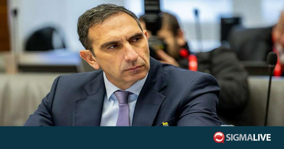 &Upsilon;&Pi;&Epsilon;&Sigma;: H &pi;&rho;&omicron;&sigma;&tau;&alpha;&sigma;ί&alpha; &eta; &alpha;&nu;ά&delta;&epsilon;&iota;&xi;&eta; &tau;&eta;&sigmaf; &alpha;&rho;&chi;&iota;&tau;&epsilon;&kappa;&tau;&omicron;&nu;&iota;&kappa;ή&sigmaf;