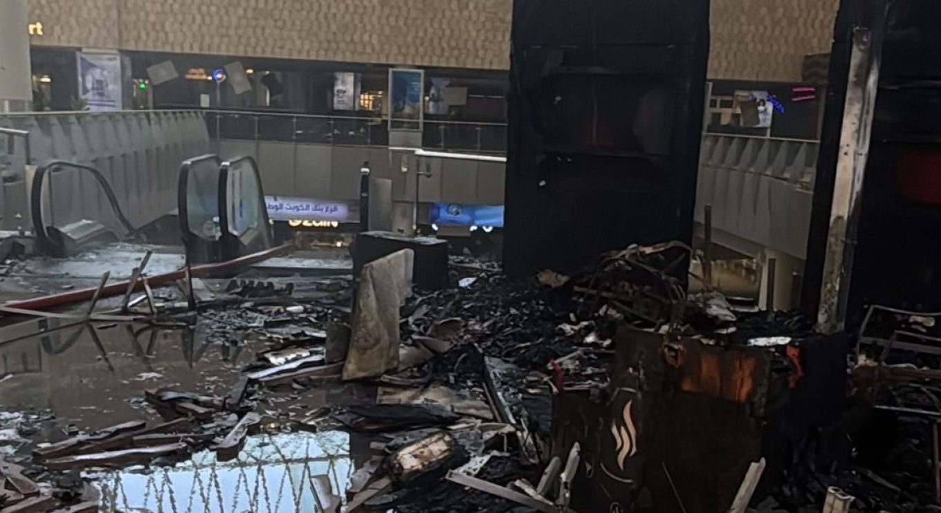 &Kappa;&omicron;&upsilon;&beta;έ&iota;&tau;: Έ&nu;&alpha;&sigmaf; &nu;&epsilon;&kappa;&rho;ό&sigmaf; &kappa;&alpha;&iota; &zeta;&eta;&mu;&iota;έ&sigmaf; &sigma;&epsilon; &delta;&iota;&pi;&lambda;&omega;&mu;&alpha;&tau;&iota;&kappa;έ&sigmaf; &alpha;&pi;&omicron;&sigma;&tau;&omicron;&lambda;έ&sigmaf; &alpha;&pi;ό &iota;&rho;&alpha;&nu;&iota;&kappa;ή &epsilon;&pi;ί&theta;&epsilon;&sigma;&eta;