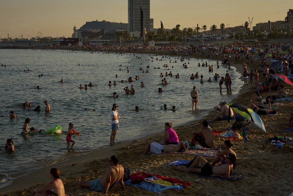 &Iota;&sigma;&pi;&alpha;&nu;ί&alpha;: &Alpha;&upsilon;&xi;&eta;&mu;έ&nu;&omicron;&iota; &theta;ά&nu;&alpha;&tau;&omicron;&iota; &lambda;ό&gamma;&omega; &kappa;&alpha;ύ&sigma;&omega;&nu;&alpha; &kappa;&alpha;&tau;&alpha;&gamma;&rho;ά&phi;&omicron;&nu;&tau;&alpha;&iota; &tau;&omicron;&nu; &Mu;ά&iota;&omicron;