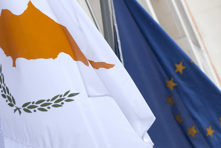 &Eta; &Kappa;ύ&pi;&rho;&omicron;&sigmaf; &upsilon;&pi;έ&gamma;&rho;&alpha;&psi;&epsilon; &delta;ύ&omicron; &sigma;&upsilon;&mu;&phi;&omega;&nu;ί&epsilon;&sigmaf; &tau;&omicron;&upsilon; &Sigma;&upsilon;&mu;&beta;&omicron;&upsilon;&lambda;ί&omicron;&upsilon; &tau;&eta;&sigmaf; &Epsilon;&upsilon;&rho;ώ&pi;&eta;&sigmaf;
