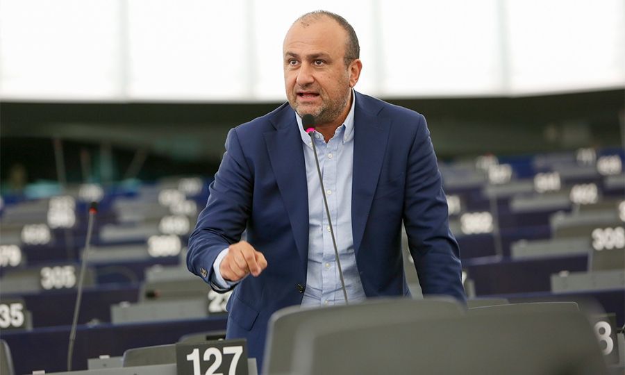 &Theta;&alpha; &kappa;&iota;&nu;&eta;&theta;&epsilon;ί &nu;&omicron;&mu;&iota;&kappa;ά &epsilon;&nu;&alpha;&nu;&tau;ί&omicron;&nu; &Delta;&rho;&omicron;&upsilon;&sigma;&iota;ώ&tau;&eta; &omicron; &Pi;&alpha;&pi;&alpha;&delta;ά&kappa;&eta;&sigmaf;-&laquo;Έ&pi;&epsilon;&sigma;&alpha; &theta;ύ&mu;&alpha; &pi;&lambda;&epsilon;&kappa;&tau;ά&nu;&eta;&sigmaf;&raquo;
