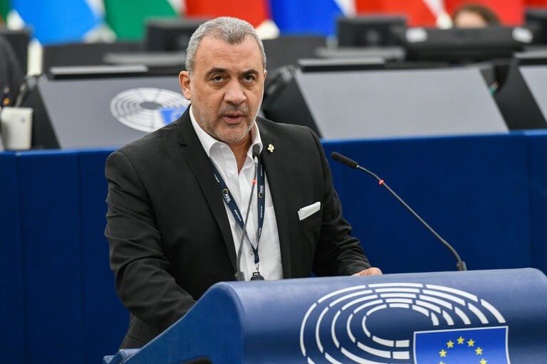 Φουρλάς: Θύμα βιασμού της εισβολής κινδυνεύει να χάσει το προσφυγικό της σπίτι