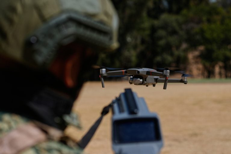 &Eta;&Pi;&Alpha;: &Epsilon;&gamma;&kappa;&rho;ί&theta;&eta;&kappa;&epsilon; &eta; &delta;&upsilon;&nu;&eta;&tau;&iota;&kappa;ή &pi;ώ&lambda;&eta;&sigma;&eta; &sigma;&upsilon;&sigma;&tau;&eta;&mu;ά&tau;&omega;&nu; &kappa;&alpha;&tau;ά drones &sigma;&tau;&omicron; &Kappa;&omicron;&upsilon;&beta;έ&iota;&tau;