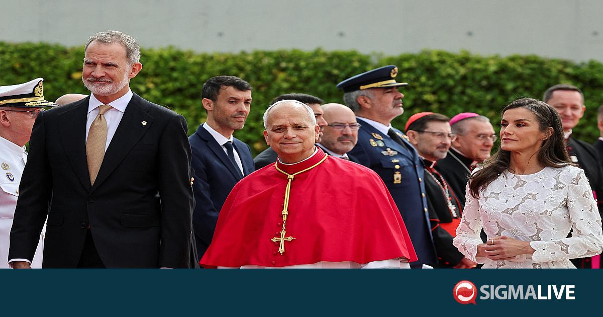 &Sigma;&tau;&eta; &Mu;&alpha;&delta;&rho;ί&tau;&eta; &omicron; &Pi;ά&pi;&alpha;&sigmaf; - &Tau;&omicron;&nu; &upsilon;&pi;&omicron;&delta;έ&chi;&tau;&eta;&kappa;&alpha;&nu; &omicron; &beta;&alpha;&sigma;&iota;&lambda;&iota;ά&sigmaf; &Phi;&epsilon;&lambda;ί&pi;&epsilon; &kappa;&alpha;&iota; &eta; &sigma;ύ&zeta;&upsilon;&gamma;ό&sigmaf; &tau;&omicron;&upsilon;