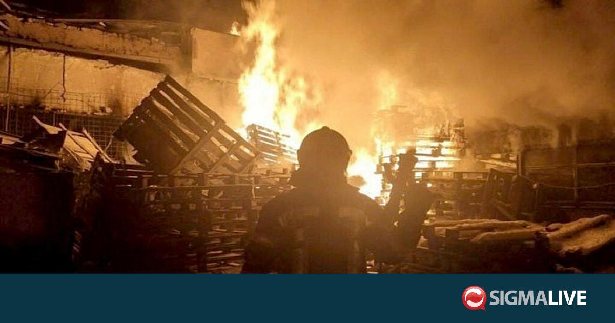&Omicron;&upsilon;&kappa;&rho;&alpha;&nu;ί&alpha;: &Omicron; &sigma;&tau;&rho;&alpha;&tau;ό&sigmaf; έ&pi;&lambda;&eta;&xi;&epsilon; &alpha;&pi;&omicron;&theta;ή&kappa;&eta; &kappa;&alpha;&iota; &sigma;&tau;&alpha;&theta;&mu;ό &pi;&epsilon;&tau;&rho;&epsilon;&lambda;&alpha;ί&omicron;&upsilon; &sigma;&tau;&omicron; &Lambda;έ&nu;&iota;&nu;&gamma;&kappa;&rho;&alpha;&nu;&tau;
