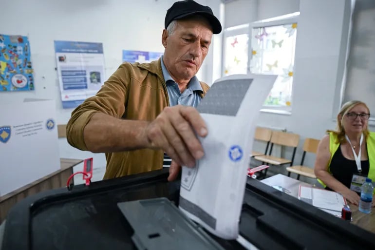 Κόσοβο: Ομαλά διεξάγονται οι εκλογές - Αναζητείται διέξοδο π