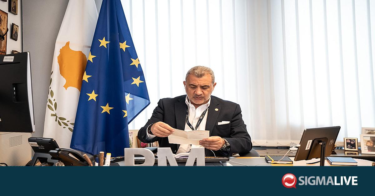 &Delta;ύ&omicron; &chi;&rho;ό&nu;&iota;&alpha; &epsilon;&upsilon;&theta;ύ&nu;&eta;&sigmaf; &kappa;&alpha;&iota; &pi;&rho;ά&xi;&eta;&sigmaf;