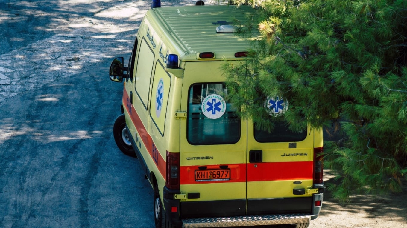 Αίγιο: Νεκροί μητέρα και γιος από μαχαίρι – Ανακρί