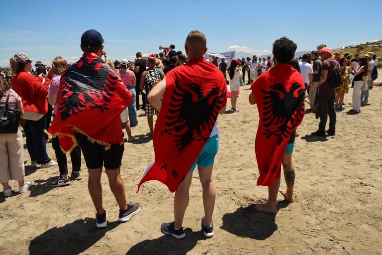 ΕΕ για πολυτελές θέτετρο στην Αλβανία: Παρακολουθο